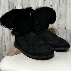 Uggs Single Bailey Button Black size 6